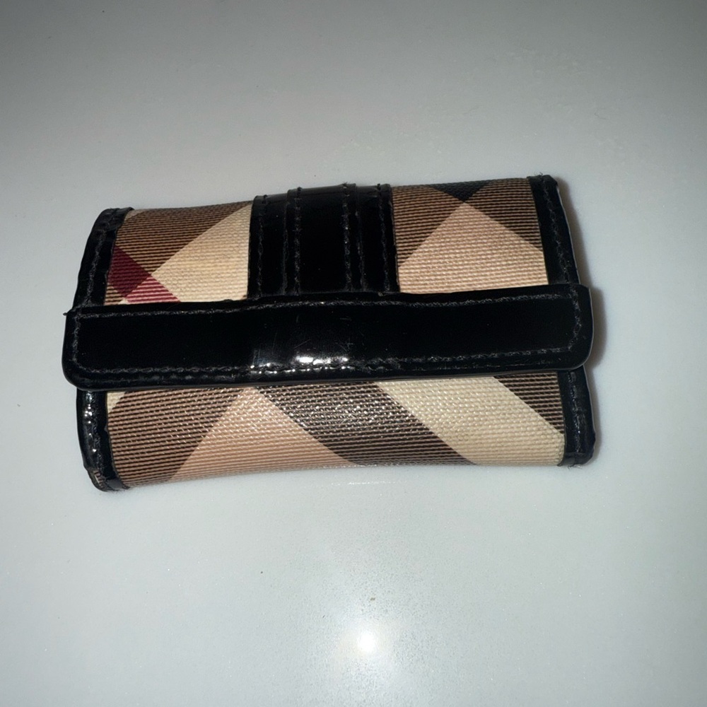 Authentic Burberry 4 ring keychain/cardholder - Picture 2 of 16